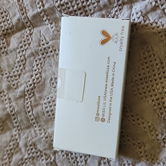 Eyelashes - Picture 2 of 2